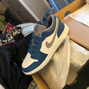 Air Jordan 1 low 4y